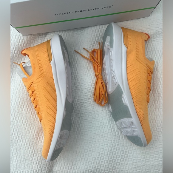 APL MEN\'S TECHLOOM BREEZE IN MANGO SILVER AND WHITE SNEAKERS main image 5